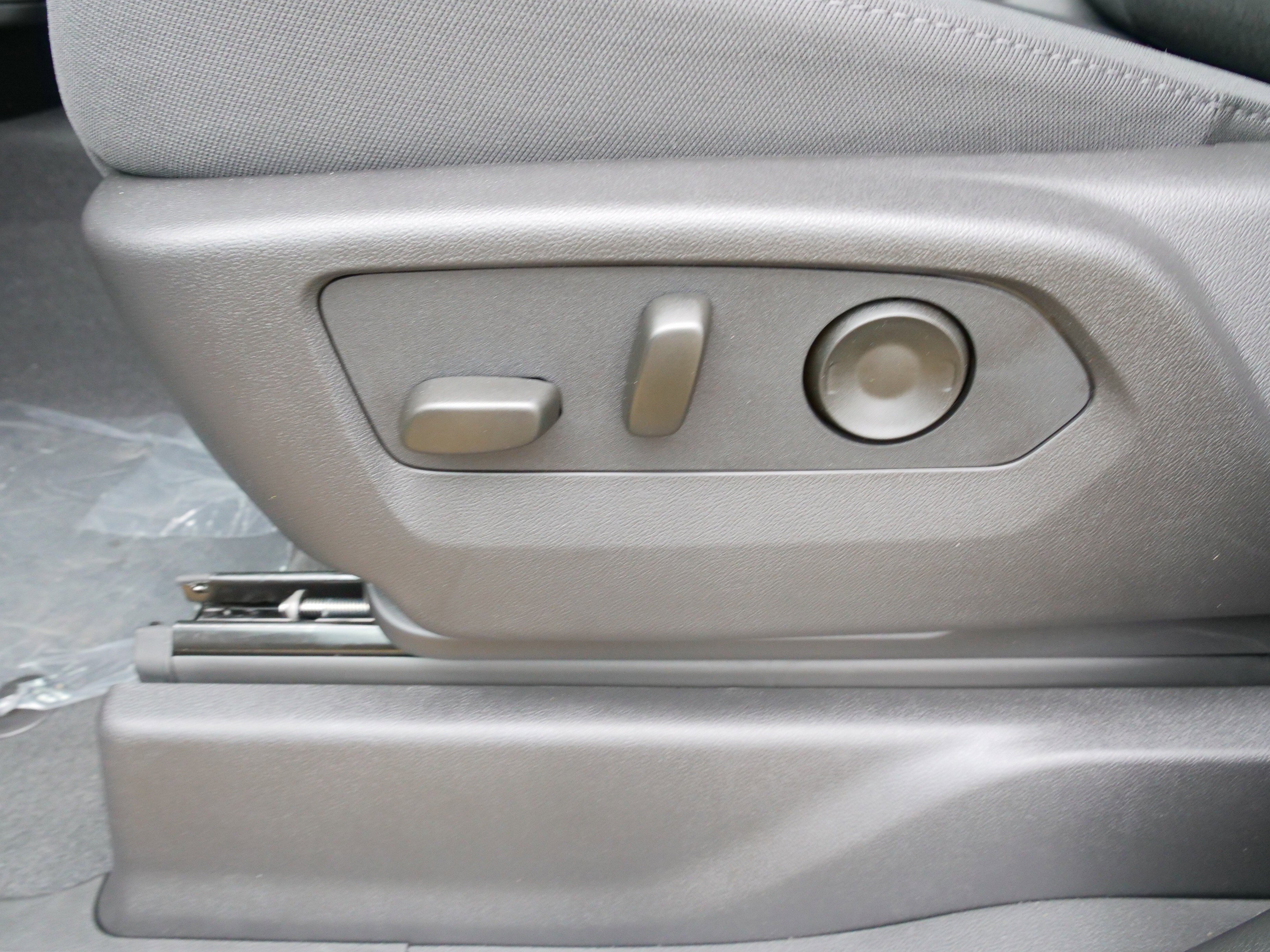 New 2025 Chevrolet Silverado 2500 Custom w/ Custom Value Package image 17