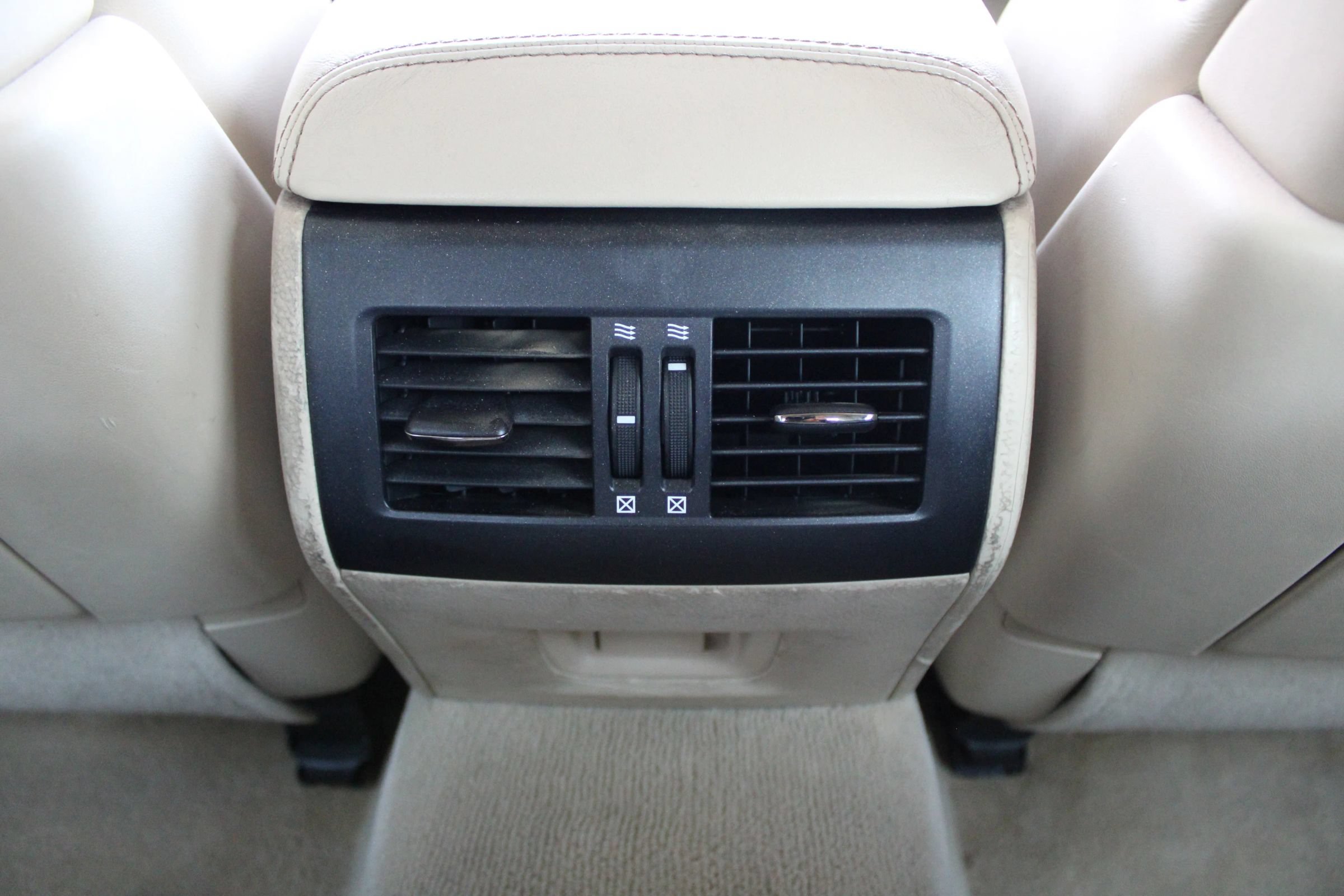 Used 2013 Lexus LS 460 w/ Comfort Pkg RWD image 24