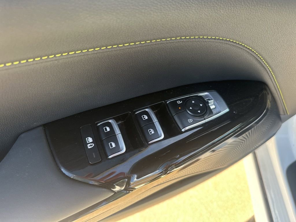 Used 2025 Kia K5 GT image 14