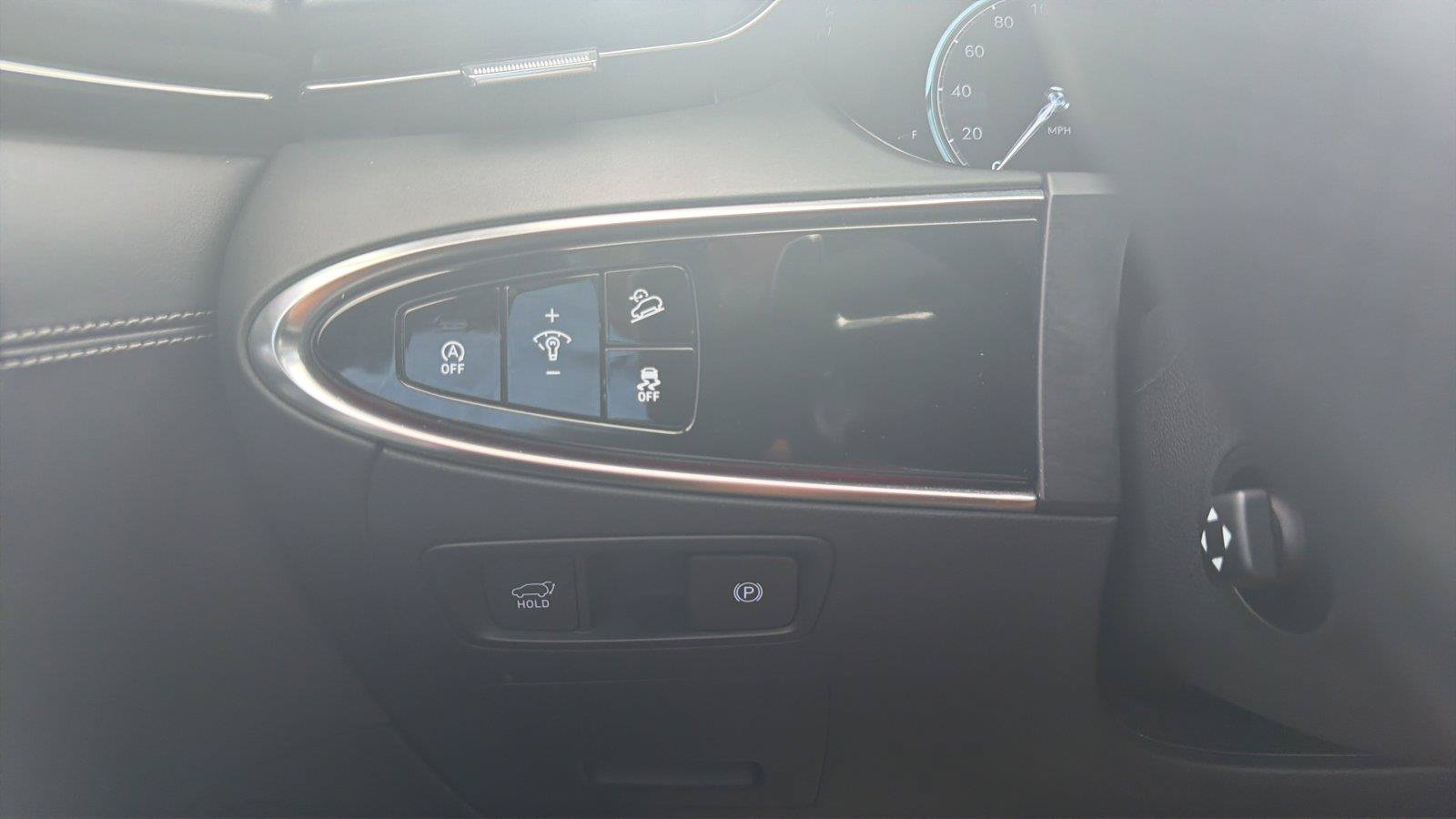 Used 2024 Genesis GV70 3.5T Sport w/ Sport Prestige Package AWD/4WD image 16