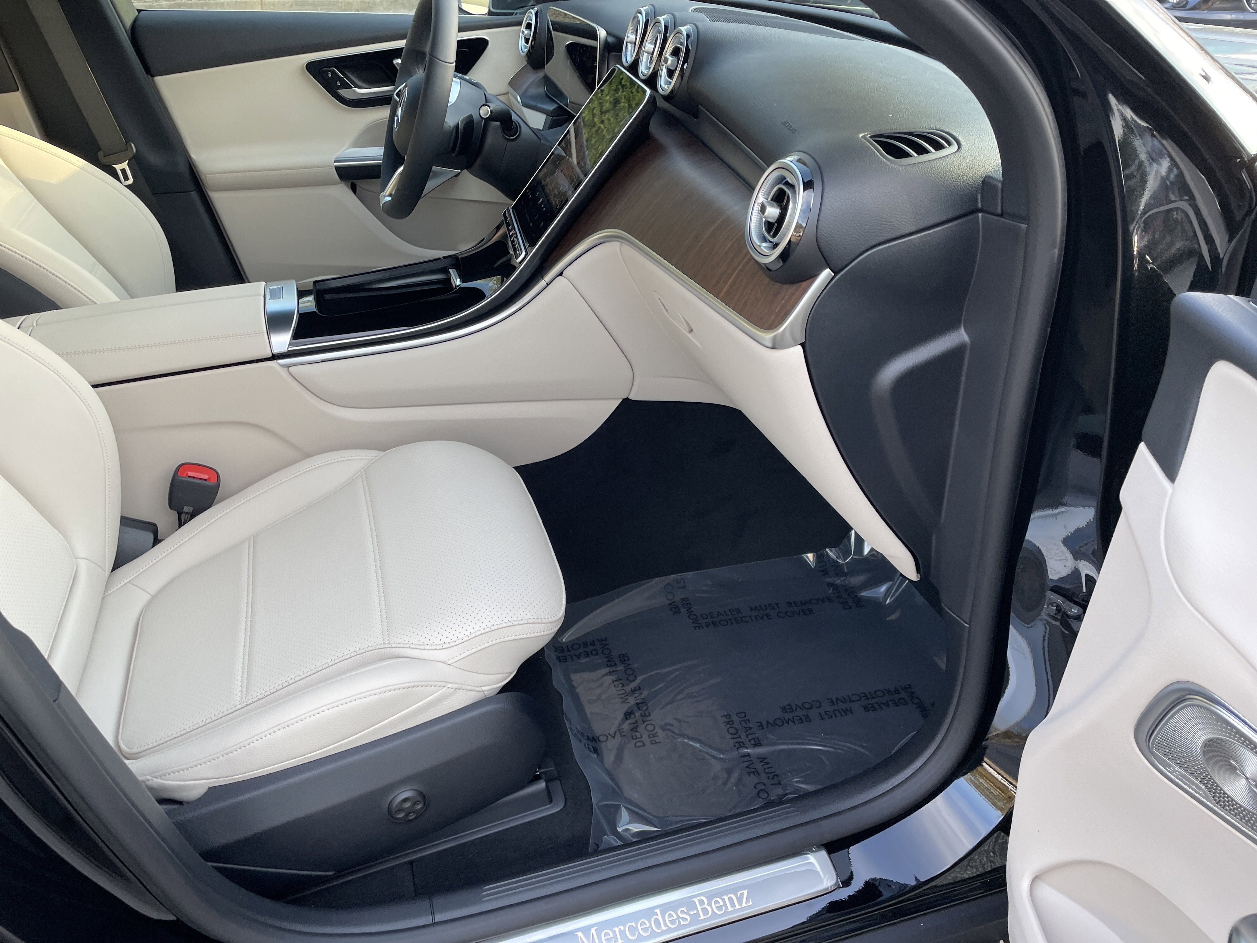 New 2026 Mercedes-Benz GLC 300 image 43