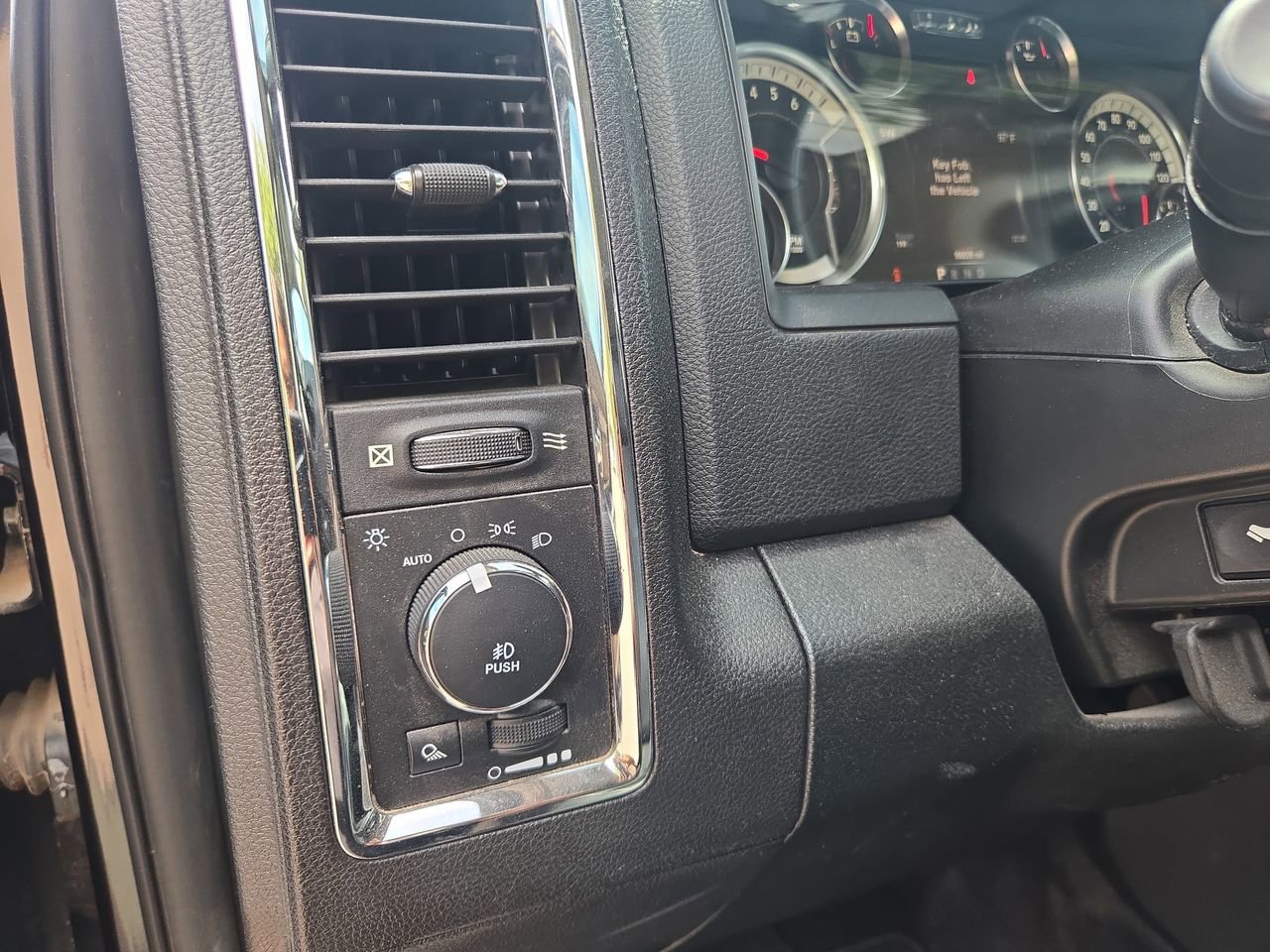 Used 2017 RAM 1500 Laramie w/ Convenience Group image 14