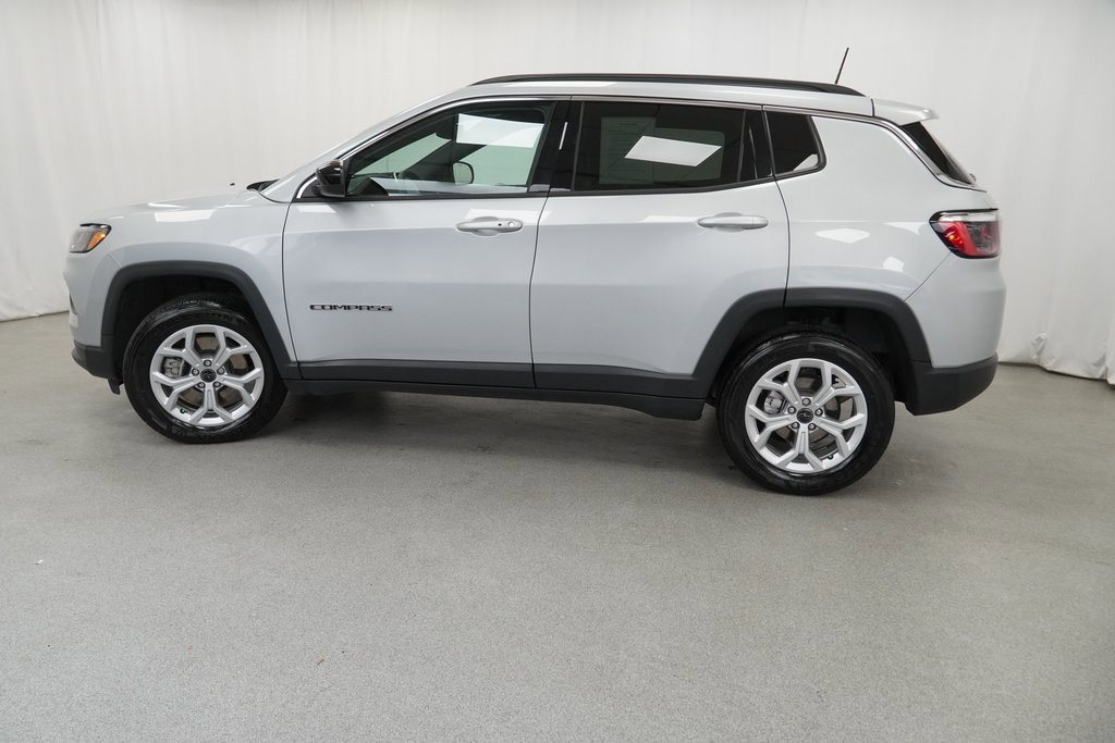 Certified 2025 Jeep Compass Latitude w/ Convenience Group image 16