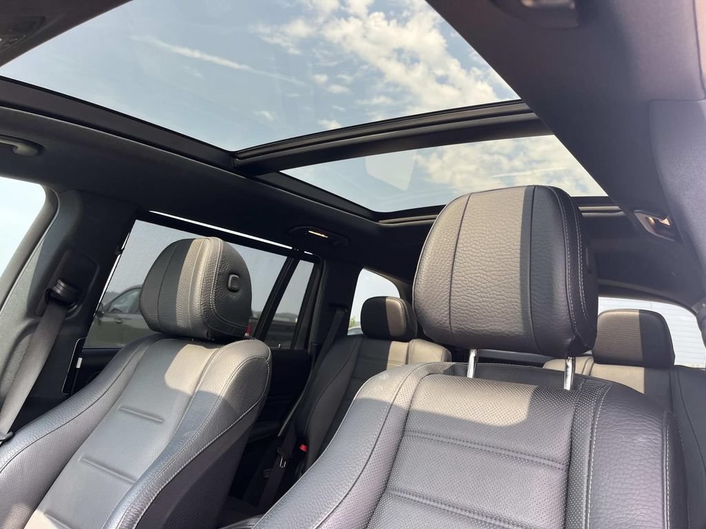 Used 2020 Mercedes-Benz GLS 450 4MATIC image 36