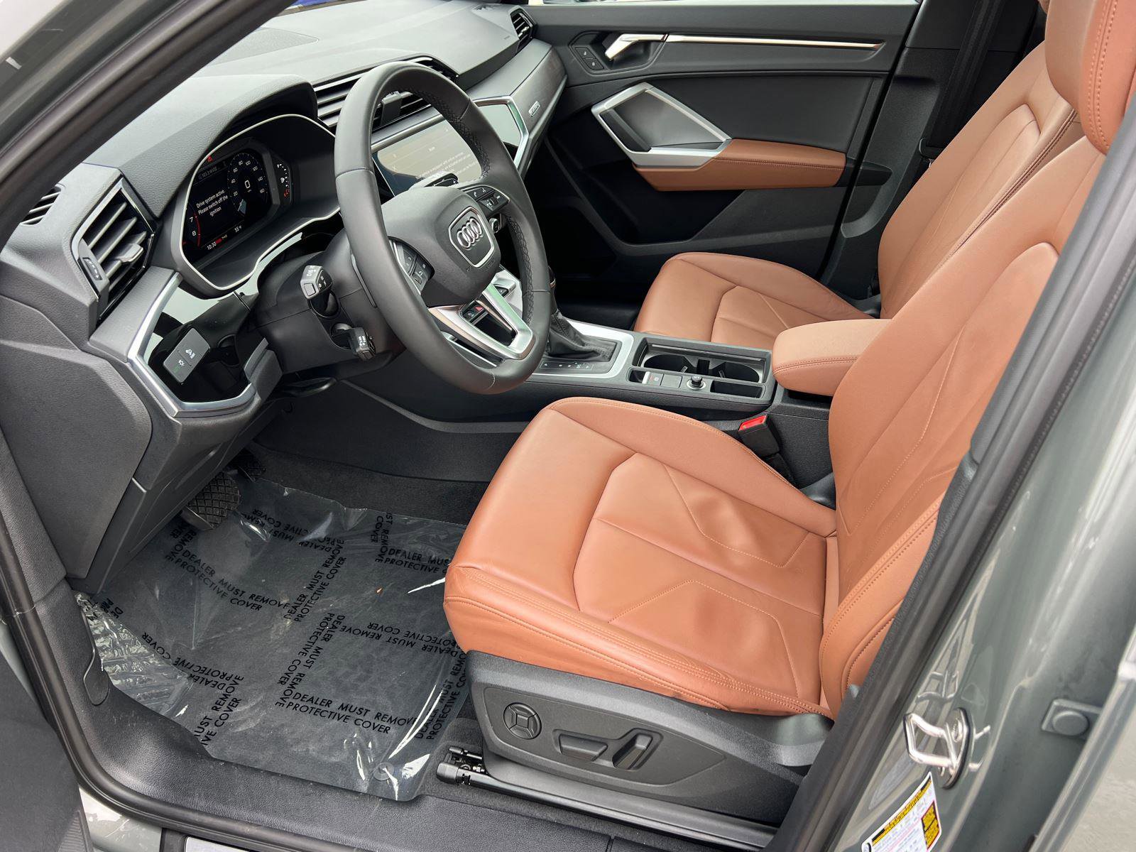 Certified 2025 Audi Q3 2.0T Premium w/ Convenience Package AWD/4WD image 9