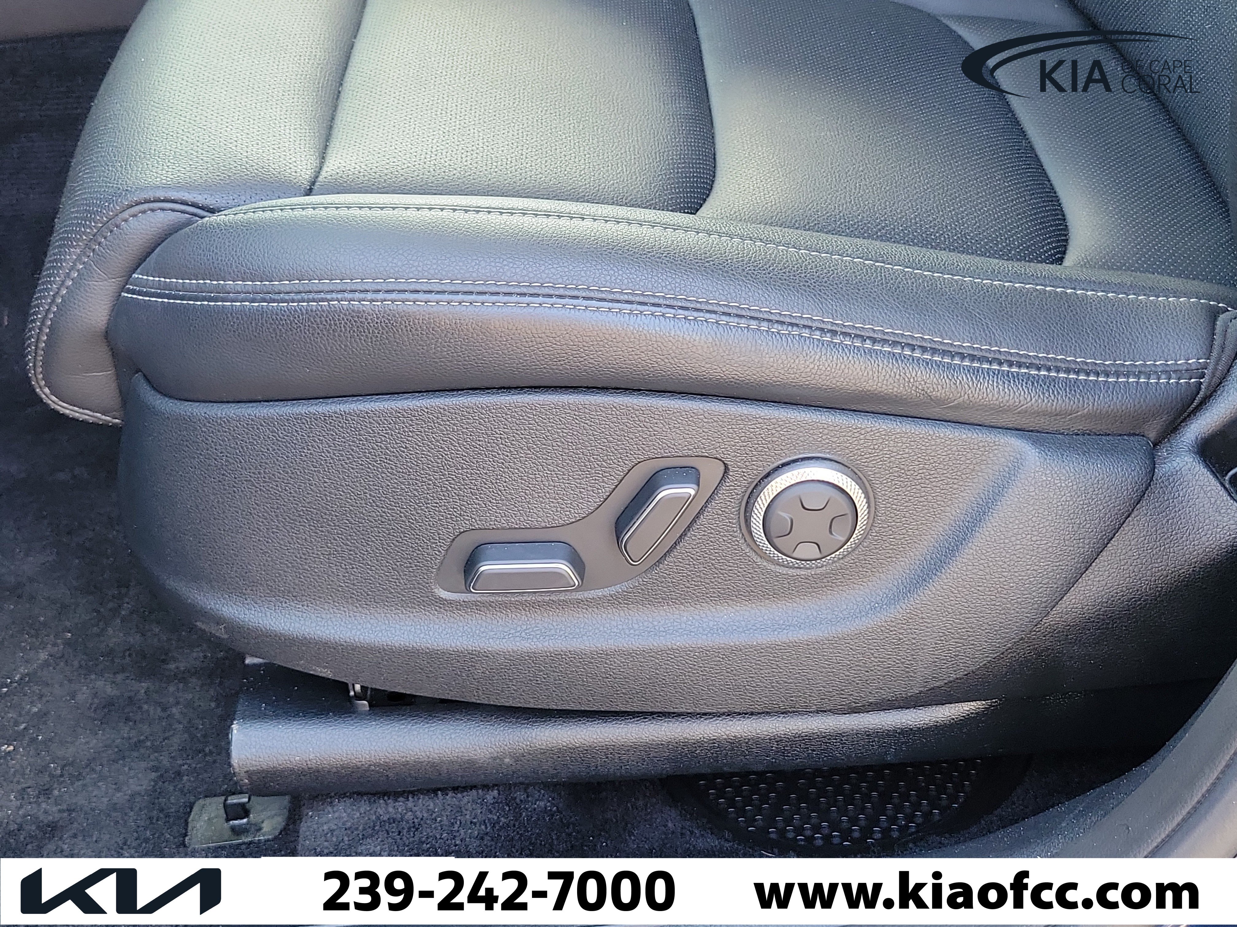 Used 2023 Genesis GV70 2.5T AWD/4WD image 21