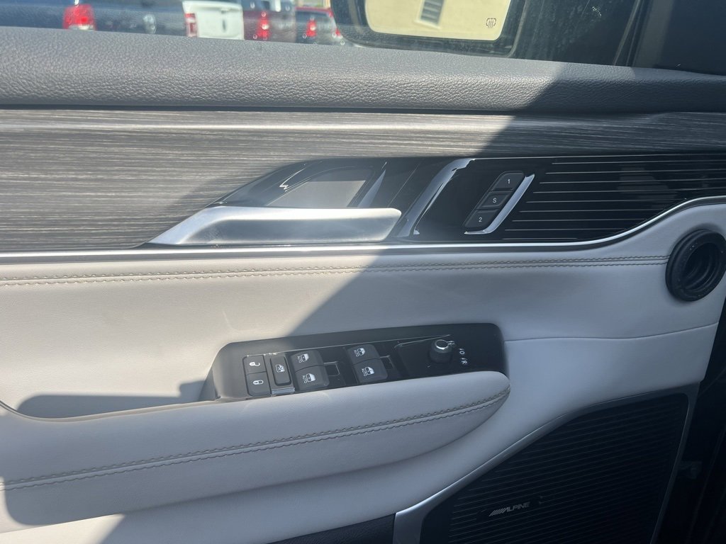 New 2024 Jeep Wagoneer L Series II w/ HD Trailer Tow Package image 11