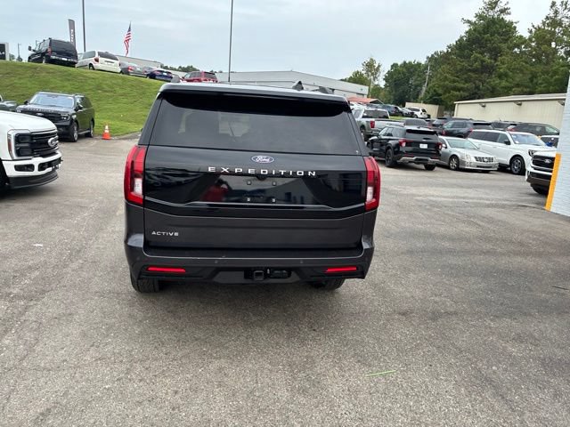 Used 2025 Ford Expedition Active AWD/4WD image 17