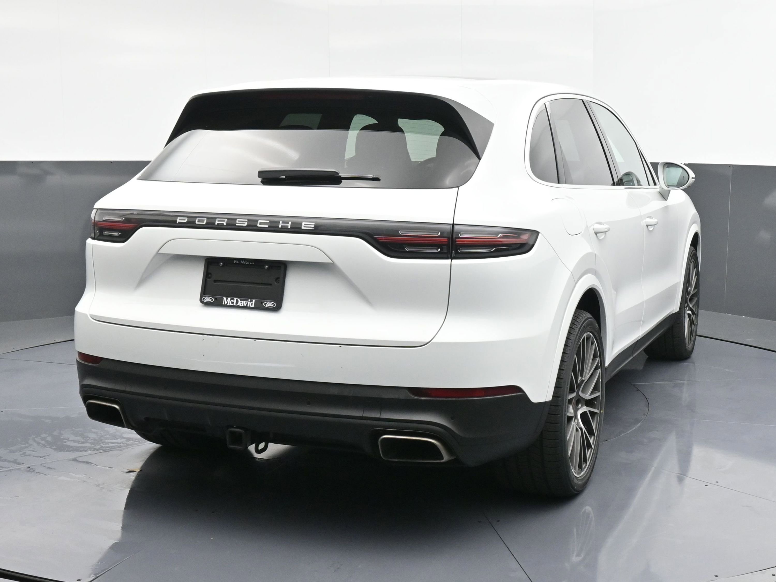 Used 2022 Porsche Cayenne image 8