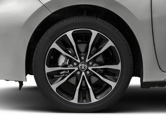 Used 2018 Toyota Corolla SE w/ Carpet Mat Package (TMS) FWD image 11
