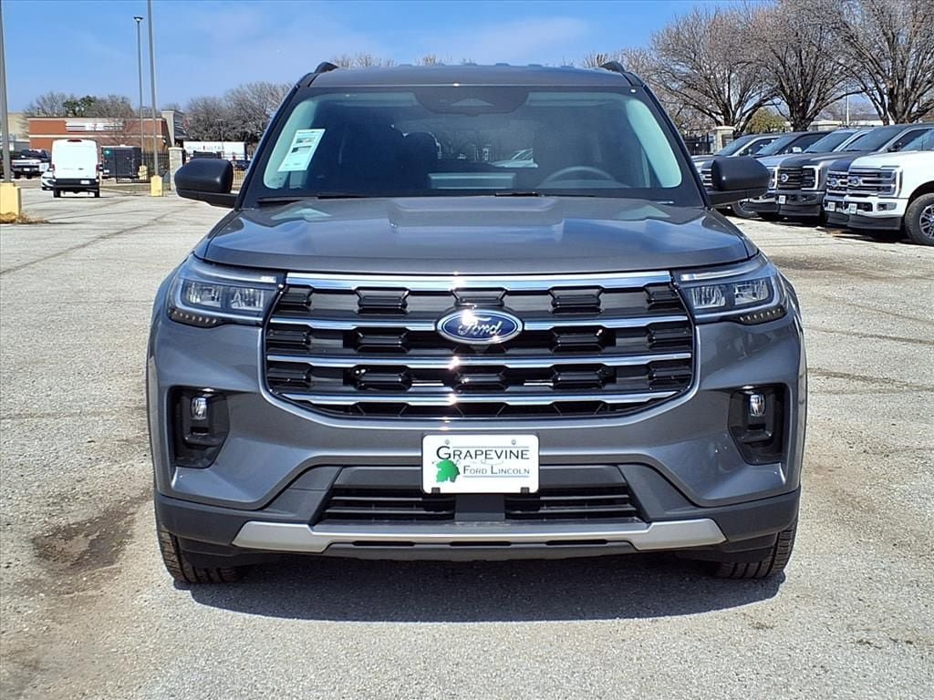 New 2026 Ford Explorer Active w/ Active Comfort Package RWD image 2