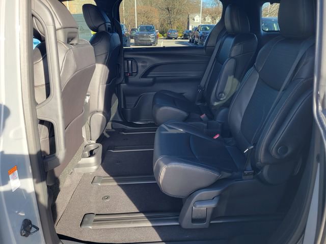 New 2026 Toyota Sienna XLE Woodland Edition AWD/4WD image 32