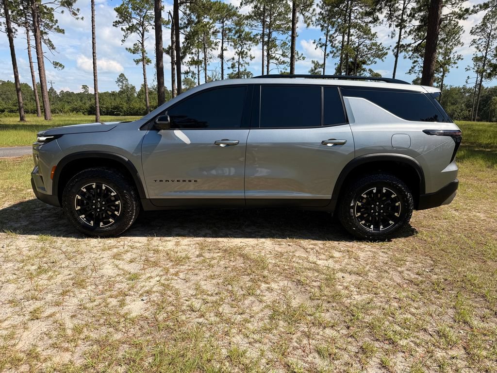 Used 2024 Chevrolet Traverse Z71 w/ LPO, Floor Liner Package AWD/4WD image 2