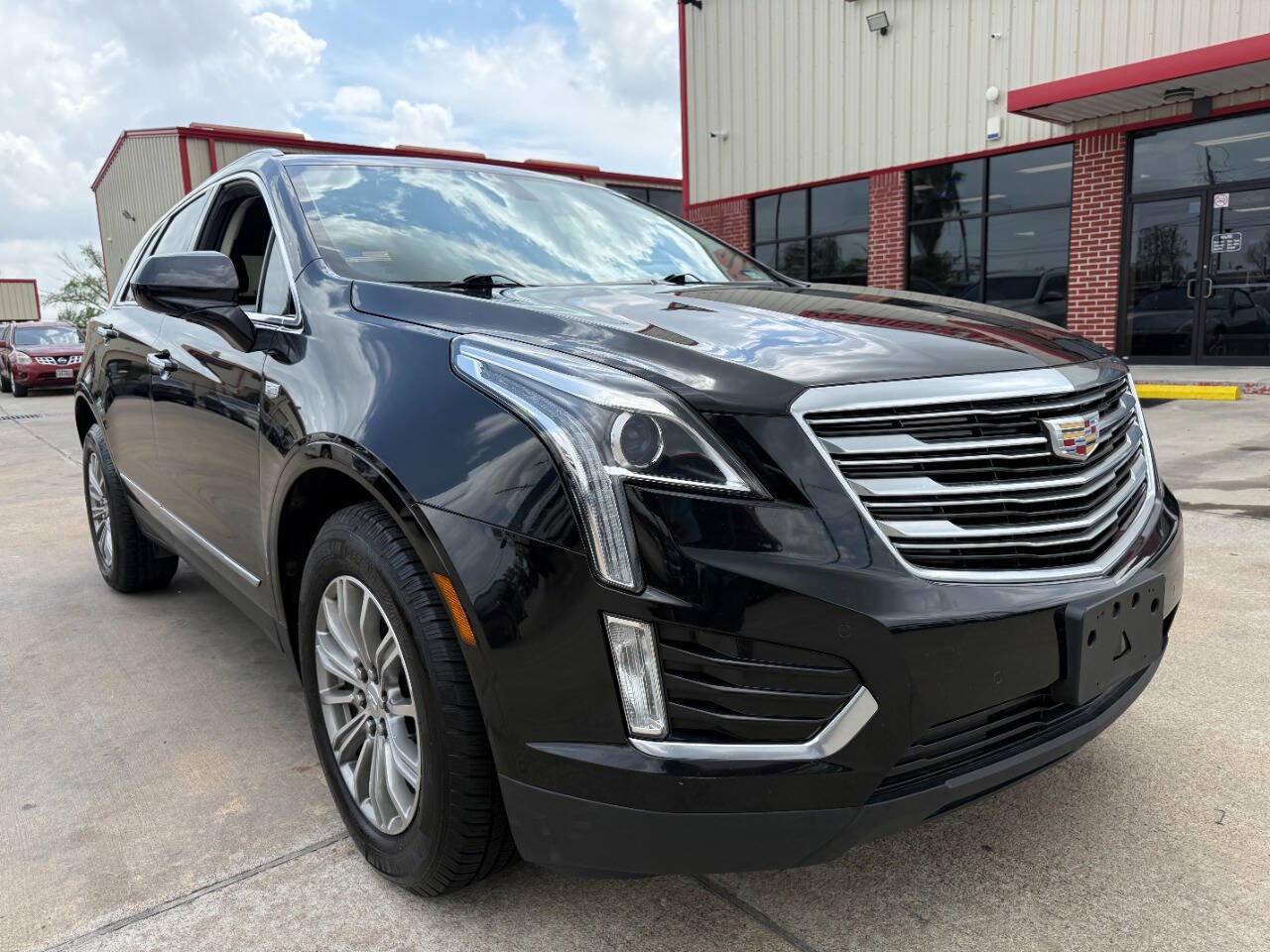 Used 2017 Cadillac XT5 Luxury AWD/4WD image 1