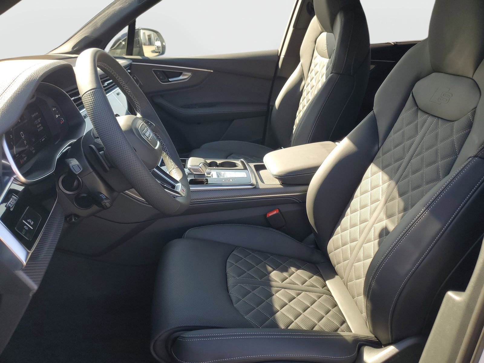 New 2026 Audi SQ7 Premium Plus image 18