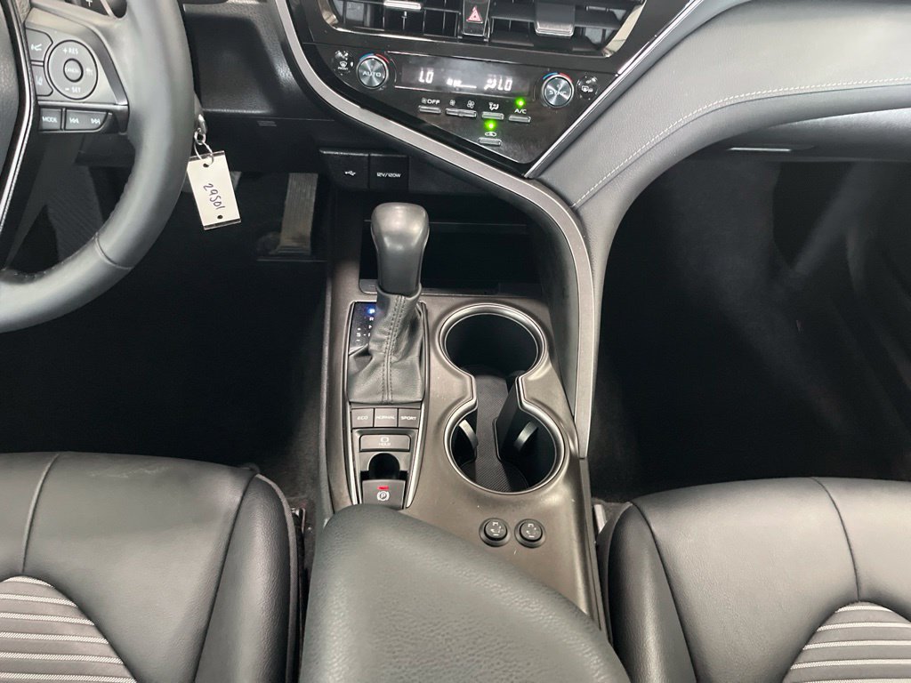 Used 2023 Toyota Camry SE AWD/4WD image 10