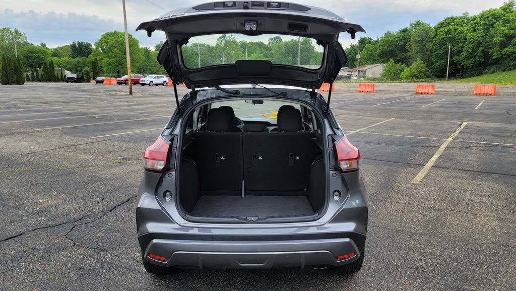 Used 2024 Nissan Kicks SV FWD image 11