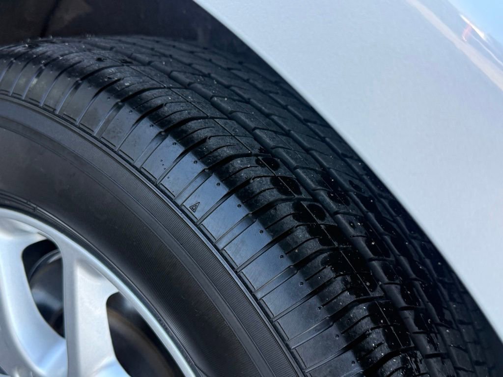 Used 2024 Chrysler Pacifica Touring-L image 41