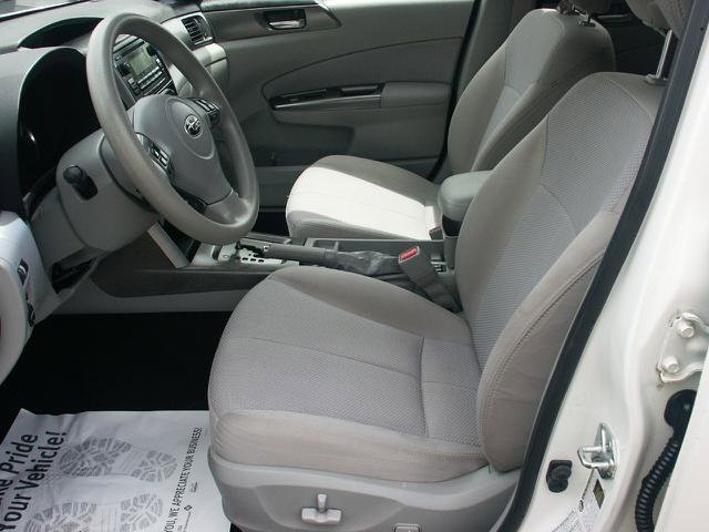 Used 2011 Subaru Forester 2.5X Premium AWD/4WD image 6
