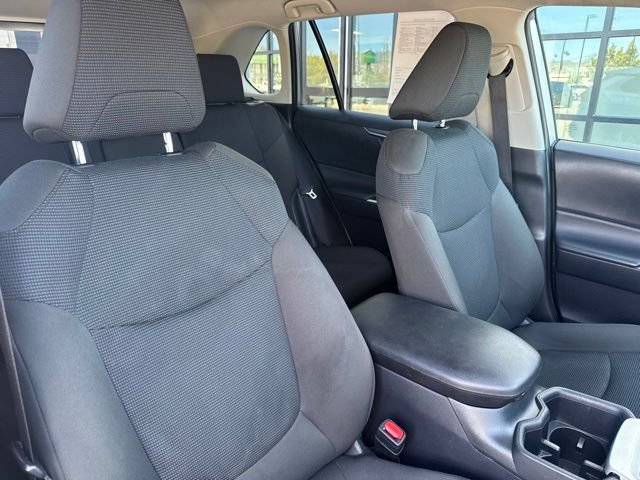 Used 2025 Toyota RAV4 LE AWD/4WD image 26