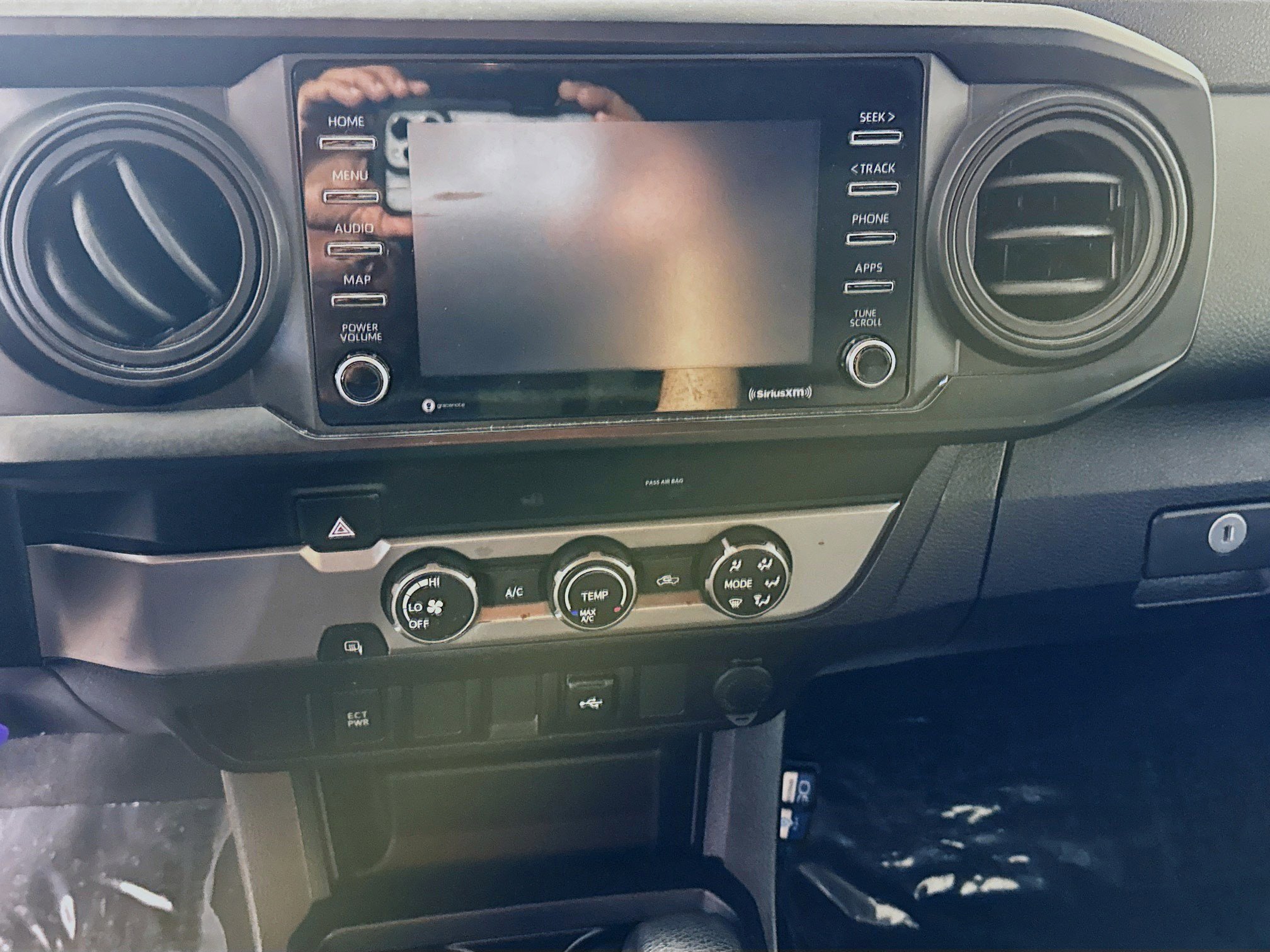 Used 2020 Toyota Tacoma SR RWD image 18