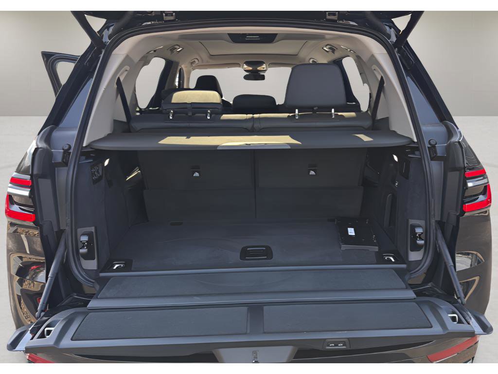 Used 2025 BMW X7 xDrive40i w/ Climate Comfort Package image 27