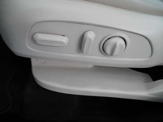 Used 2023 Buick Enclave Essence w/ Experience Buick Package image 3