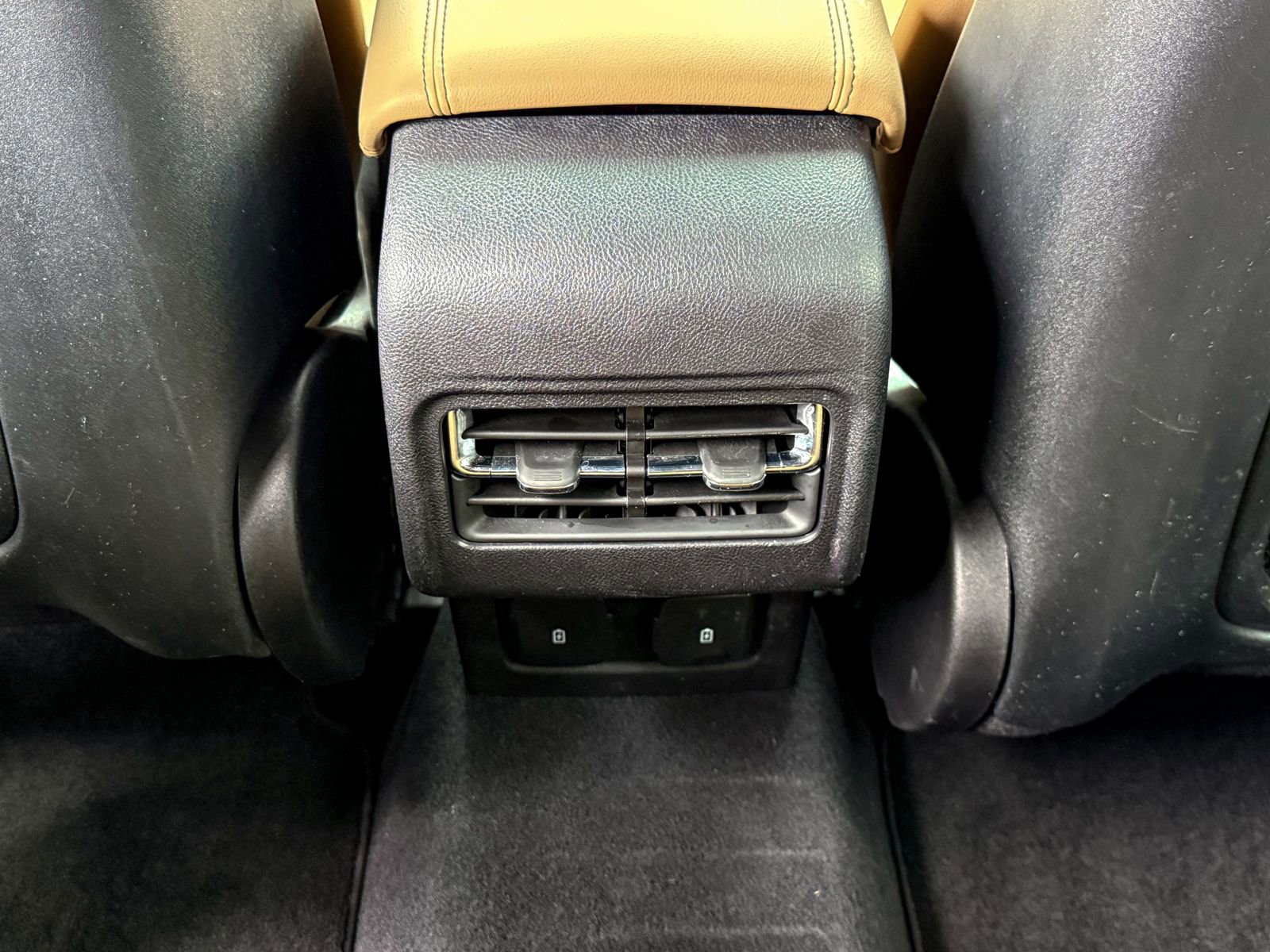 Used 2023 Lincoln Corsair Reserve w/ Jet Appearance Package image 21