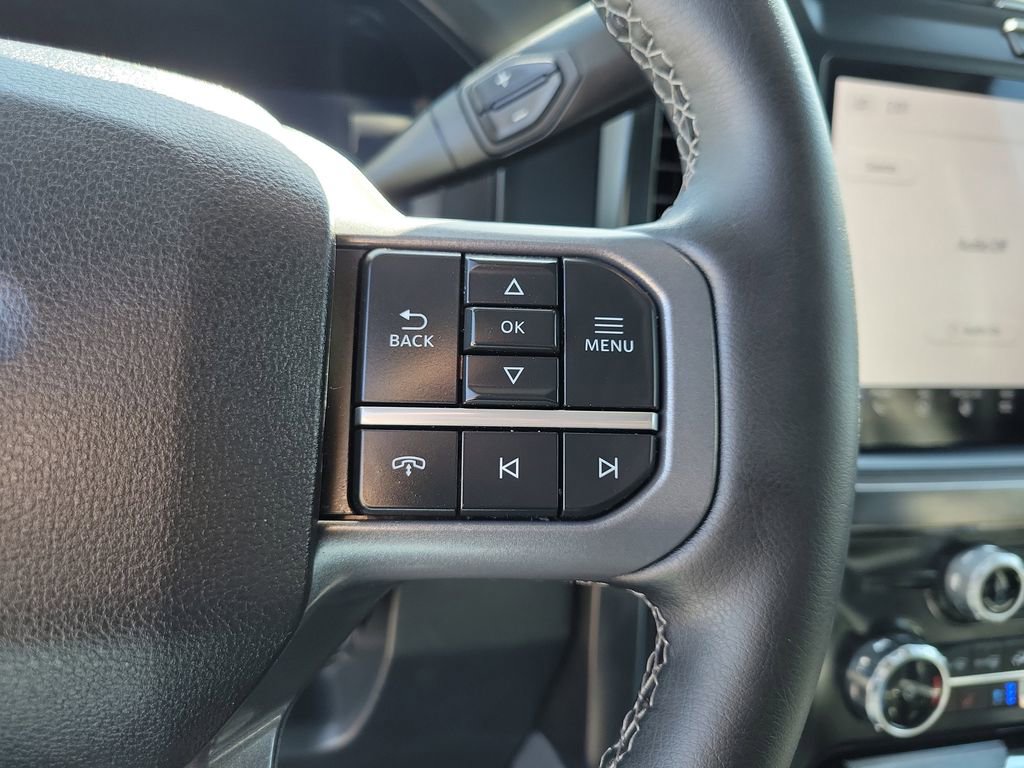 Used 2025 Ford F250 Lariat w/ Black Appearance Package image 20