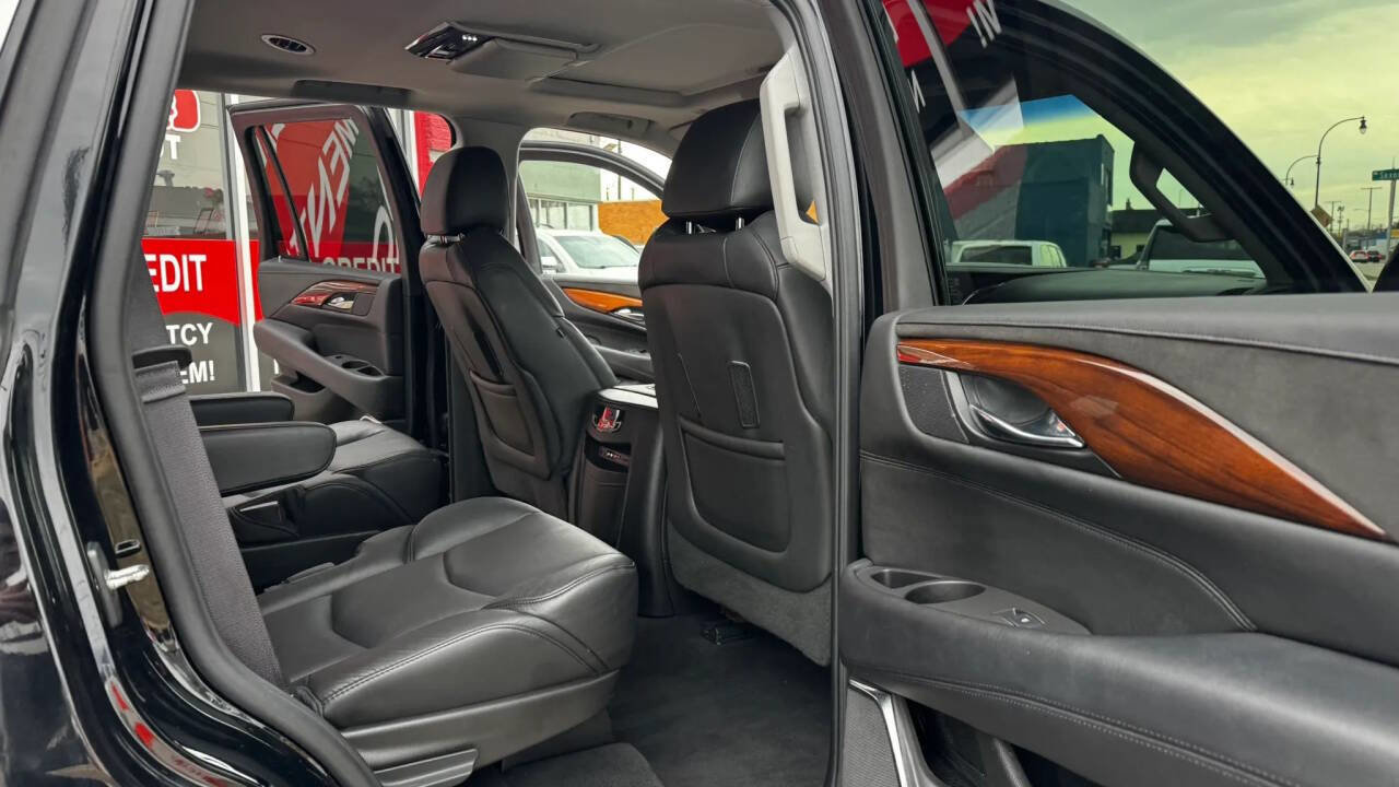 Used 2016 Cadillac Escalade Luxury image 10