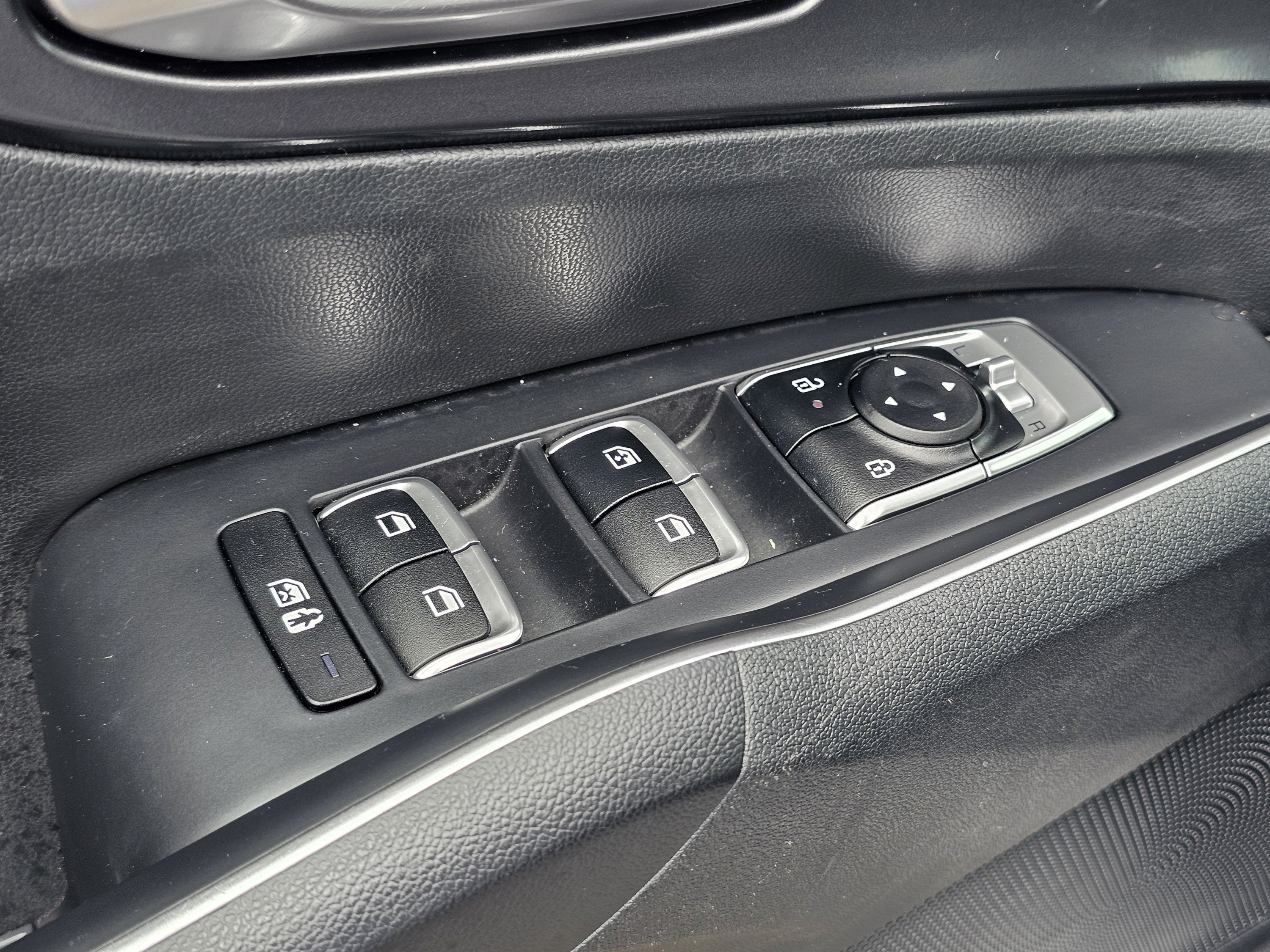 Used 2024 Kia Sorento S w/ Panoramic Sunroof Package FWD image 29