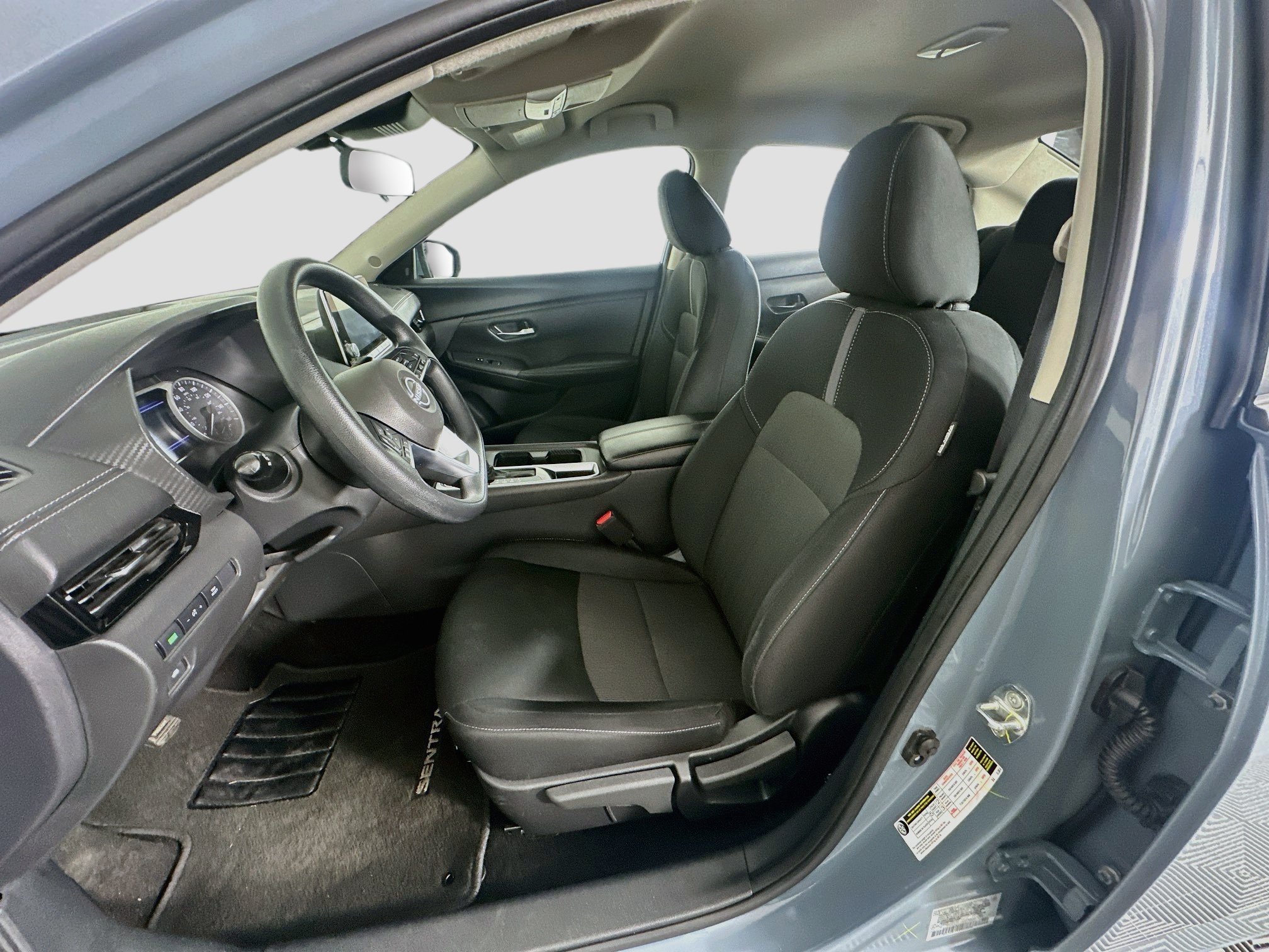 Used 2025 Nissan Sentra SV FWD image 13