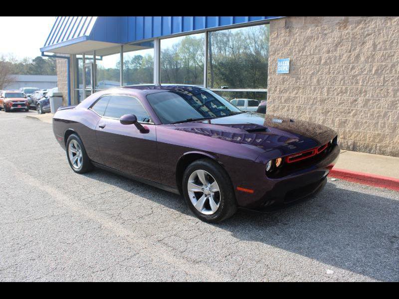Used 2020 Dodge Challenger SXT image 1