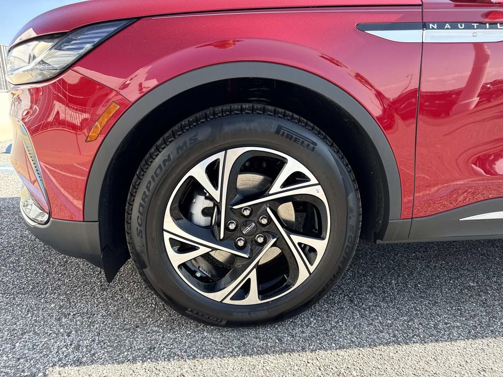 New 2026 Lincoln Nautilus Premier w/ Equipment Group 102A image 10