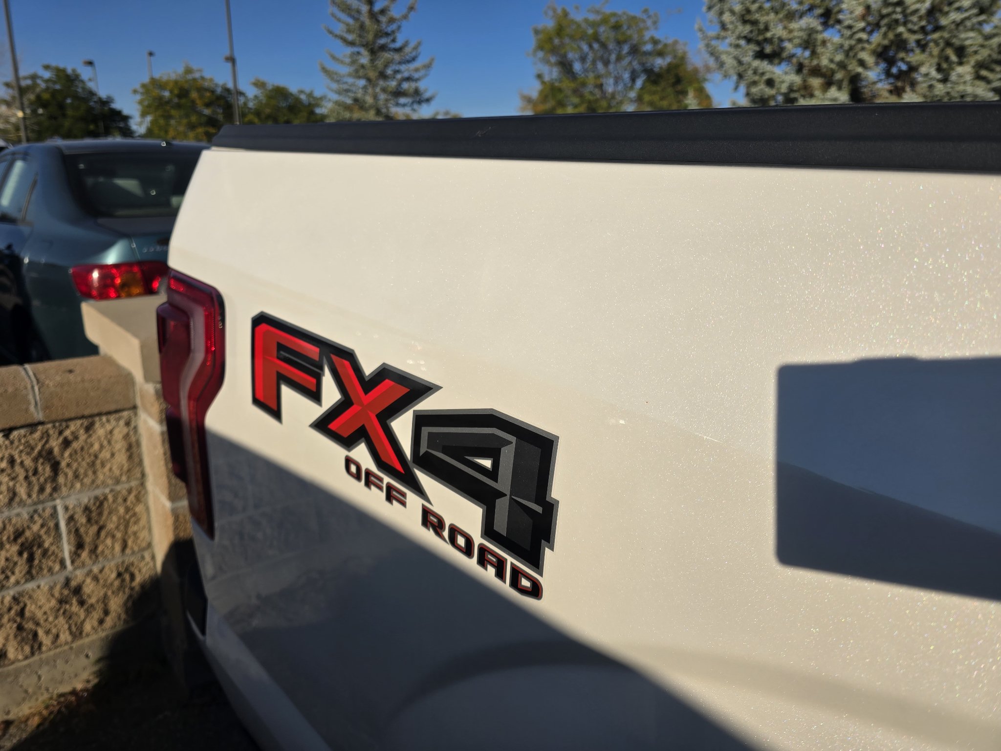 Used 2015 Ford F150 Platinum w/ Equipment Group 701A Luxury AWD/4WD image 11