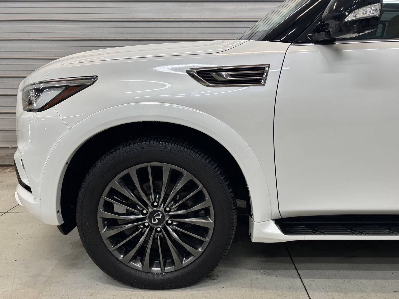 Used 2023 INFINITI QX80 Premium Select w/ Cargo Package AWD/4WD image 4