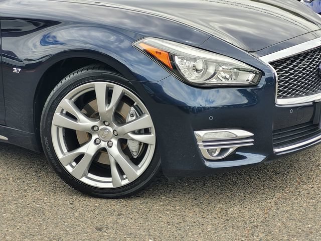 Used 2017 INFINITI Q70 L 3.7 w/ Deluxe Touring Package RWD image 6