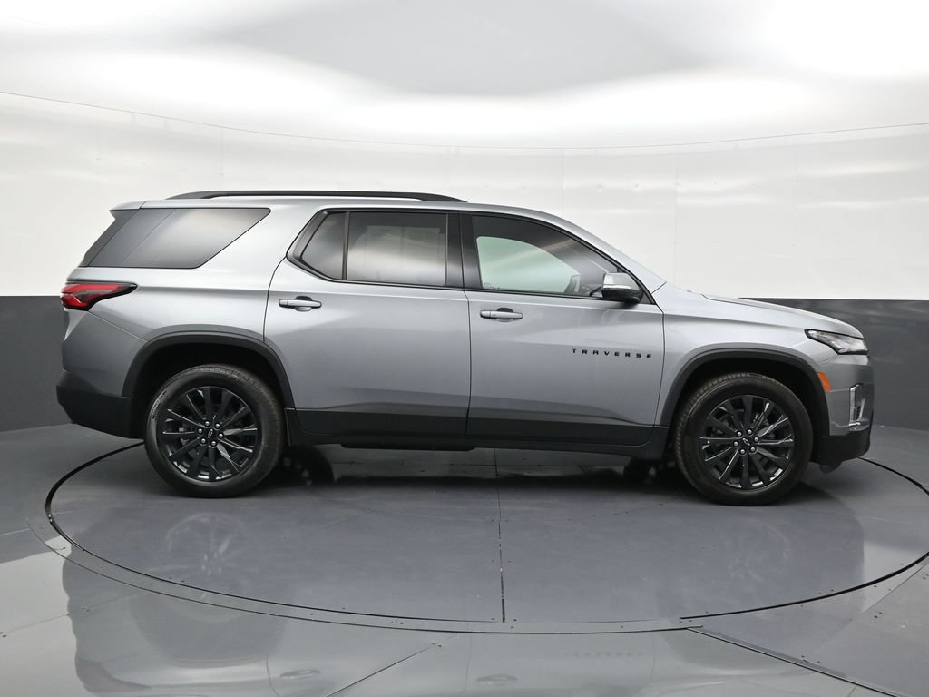 Used 2023 Chevrolet Traverse RS FWD image 6