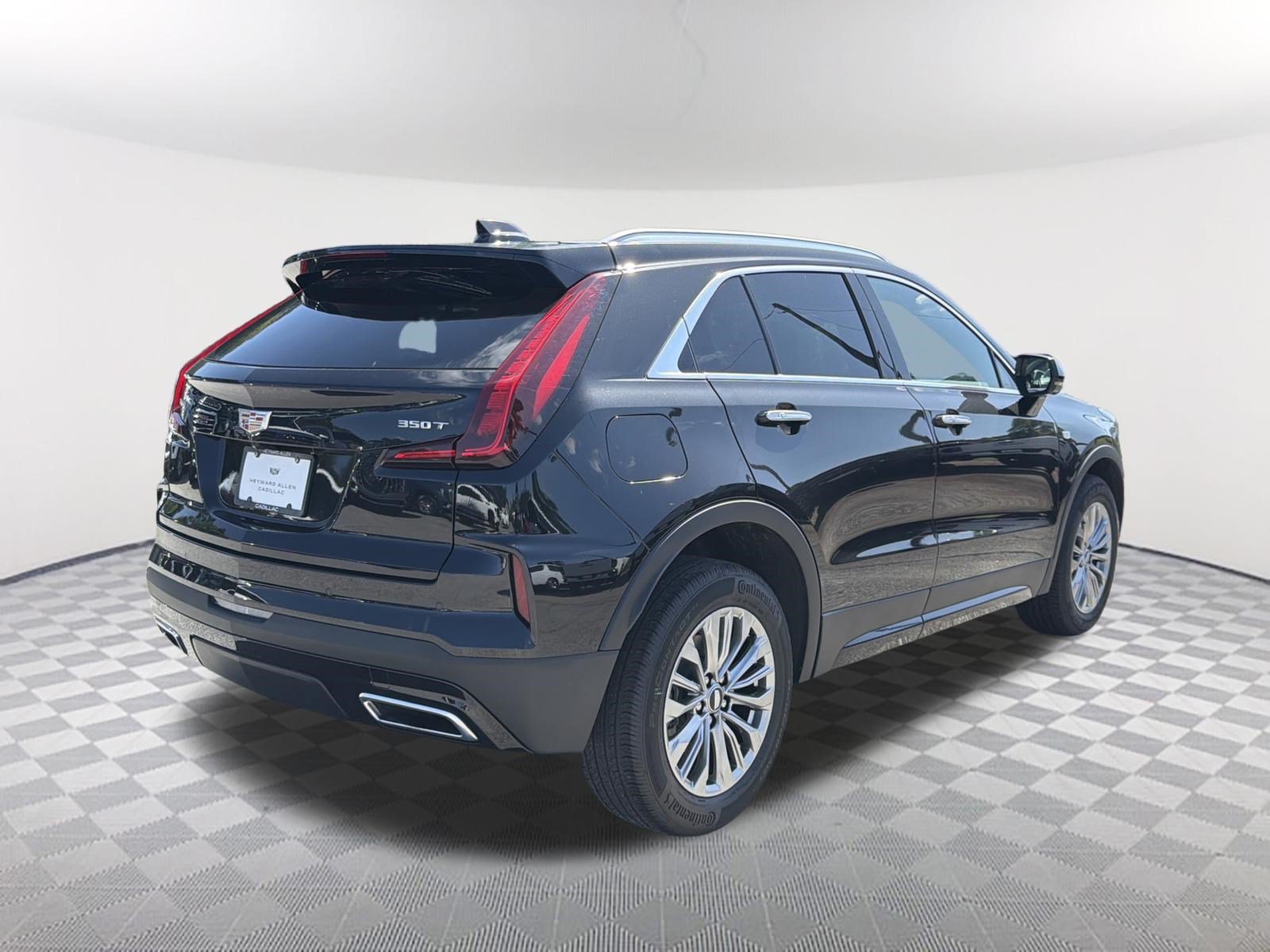 Used 2025 Cadillac XT4 Premium Luxury FWD image 6