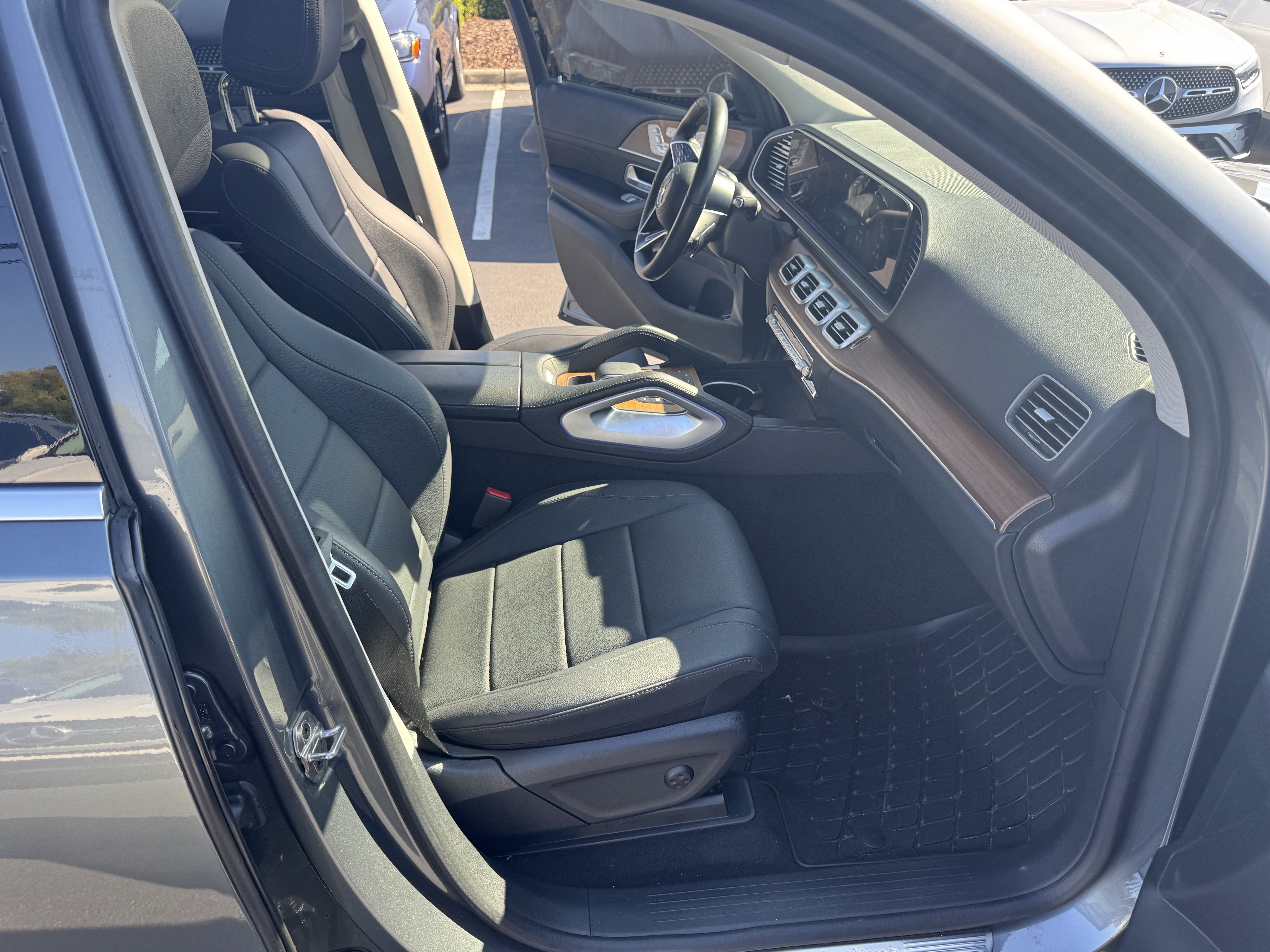 Used 2025 Mercedes-Benz GLE 350 4MATIC image 35