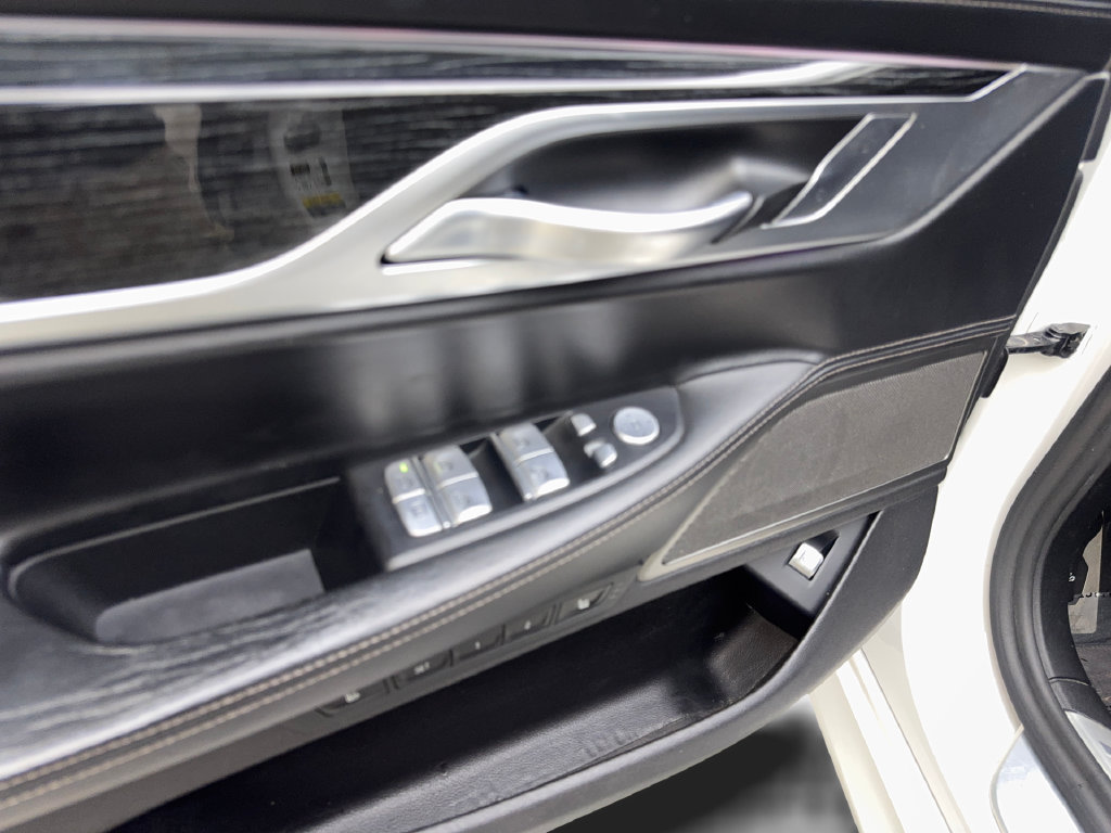 Used 2022 BMW 750i xDrive w/ Executive Package AWD/4WD image 35