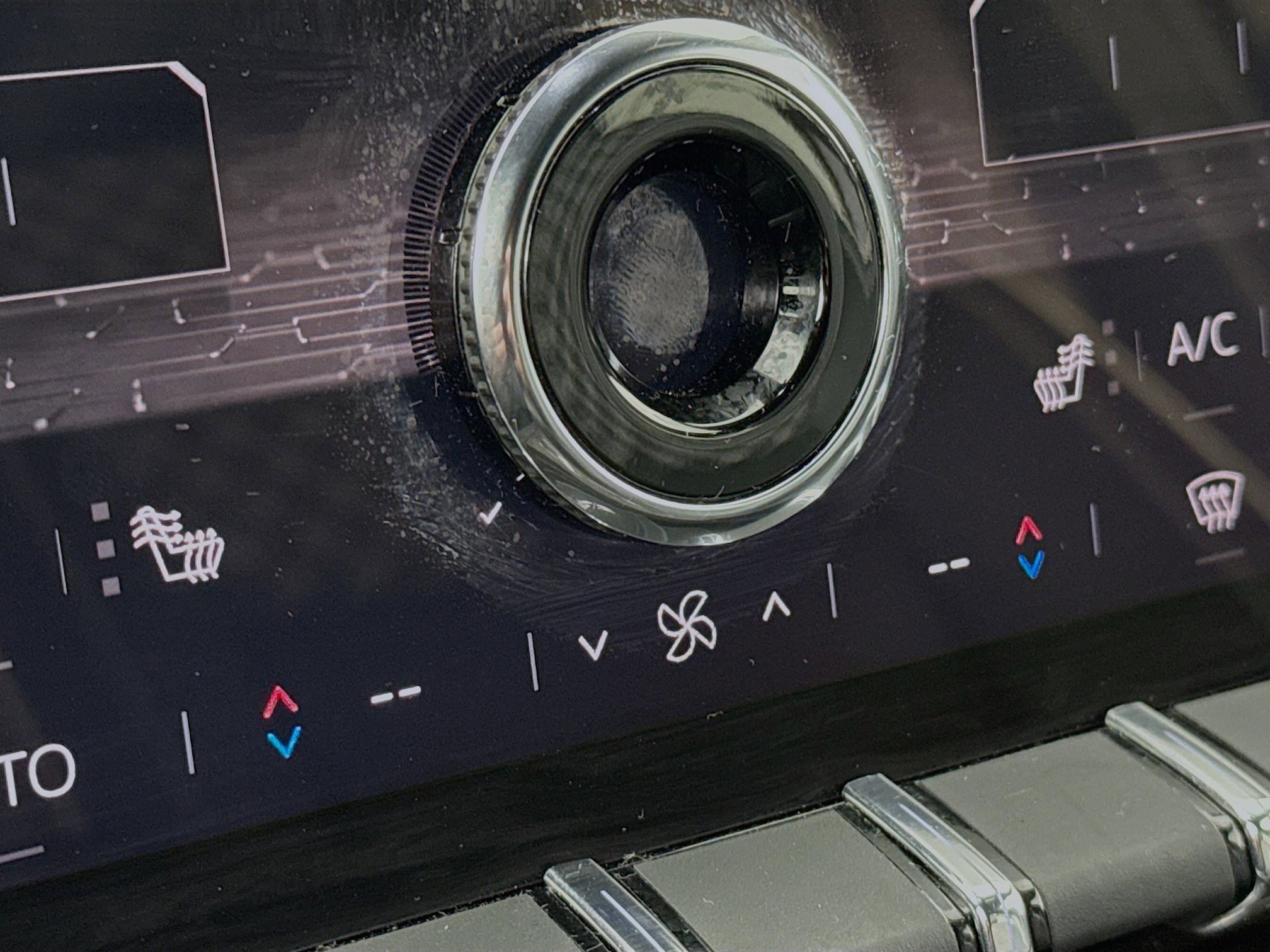 Used 2024 GMC Acadia Denali image 21