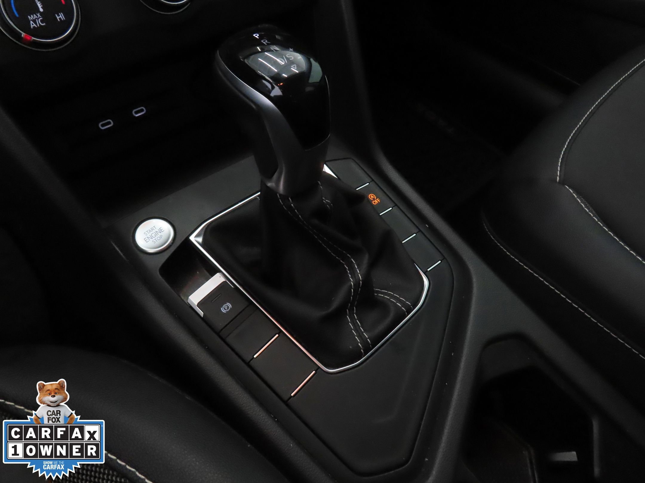 Certified 2022 Volkswagen Taos SE FWD image 18