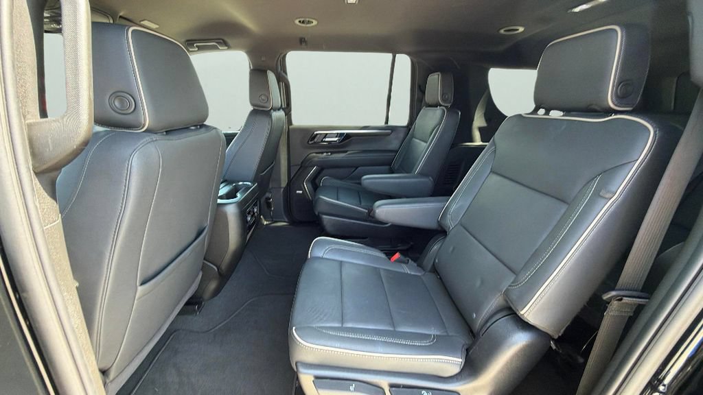 Certified 2025 Chevrolet Suburban Premier RWD image 26