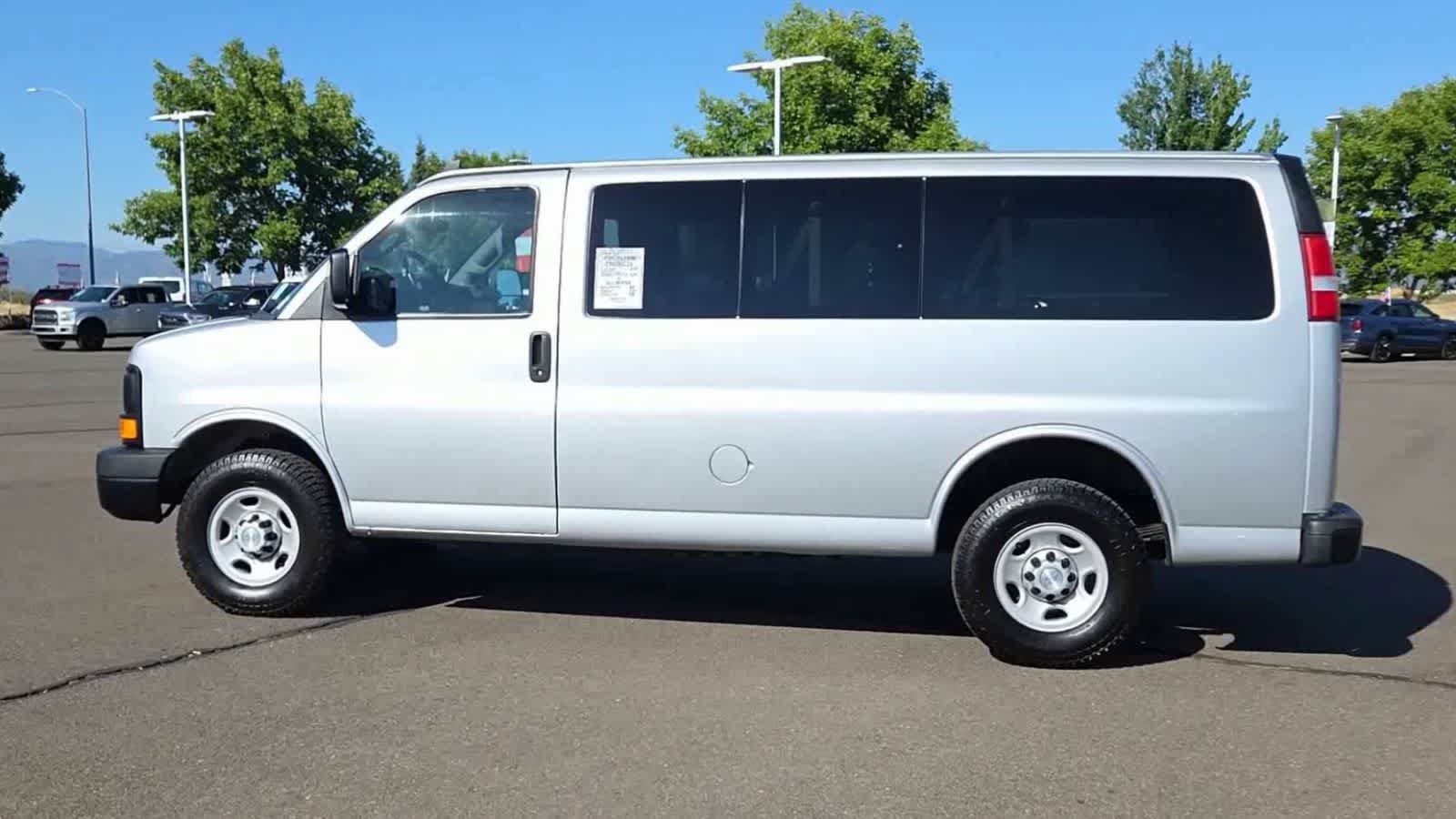Used 2017 Chevrolet Express 2500 LS RWD image 5