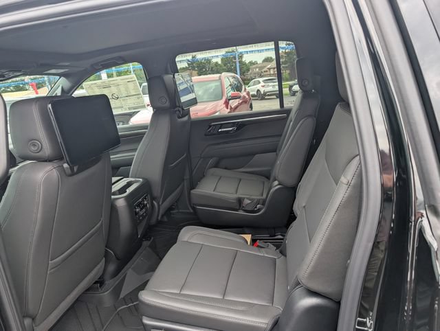 New 2026 Chevrolet Suburban Z71 w/ Z71 Off-Road Package AWD/4WD image 9