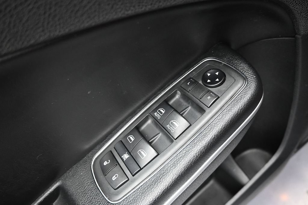 Used 2020 Dodge Charger SXT w/ Leather Interior Group RWD image 19
