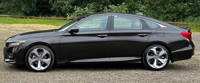 Used 2018 Honda Accord Touring image 6