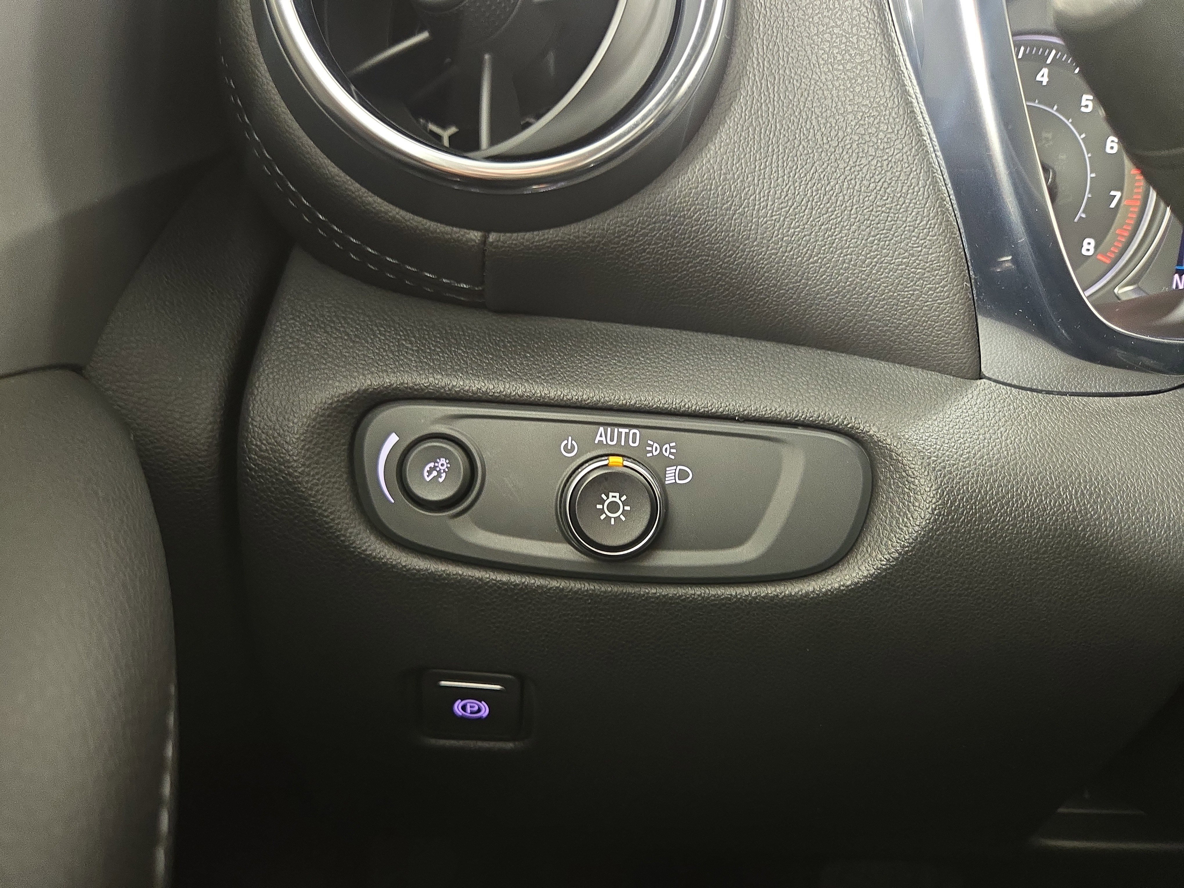 Used 2022 Chevrolet Blazer LT image 28