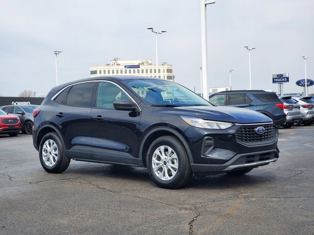 Used 2023 Ford Escape Active image 2